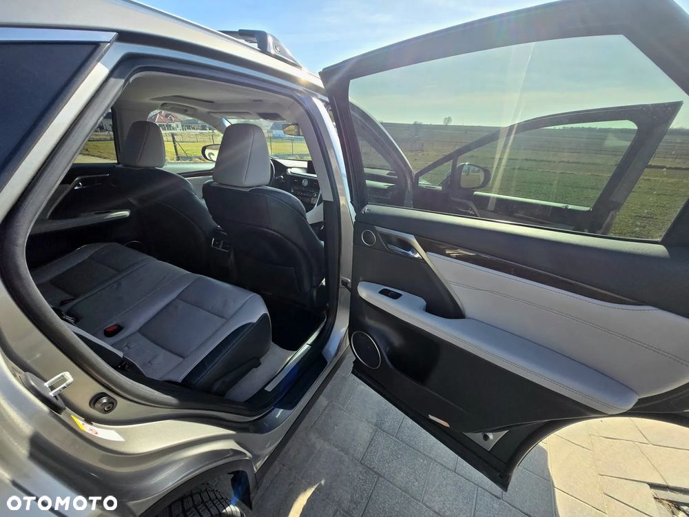 Lexus RX - 11