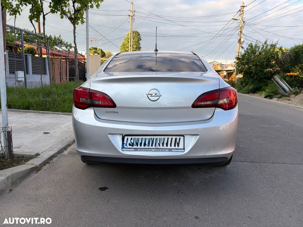 Opel Astra 1.6 TWINPORT ECOTEC Cosmo - 4