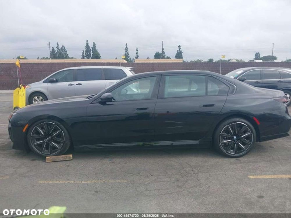 BMW i7 - 2