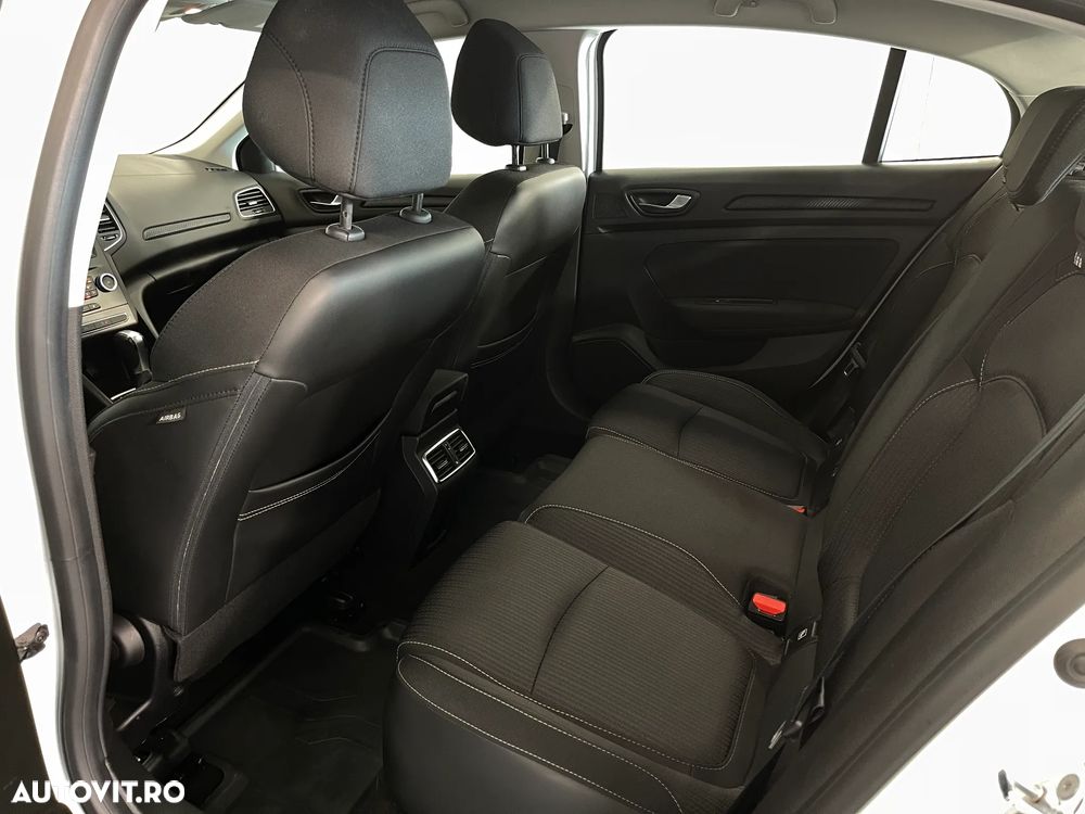 Renault Megane TCe EDC Zen - 11