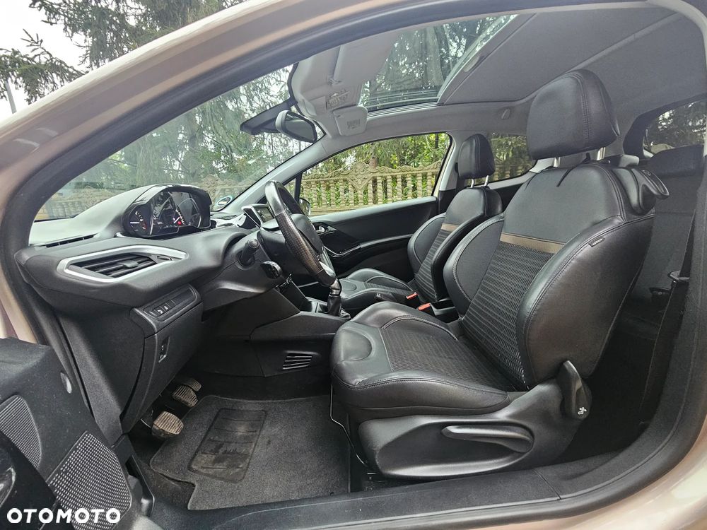Peugeot 208 95 VTI Allure - 26