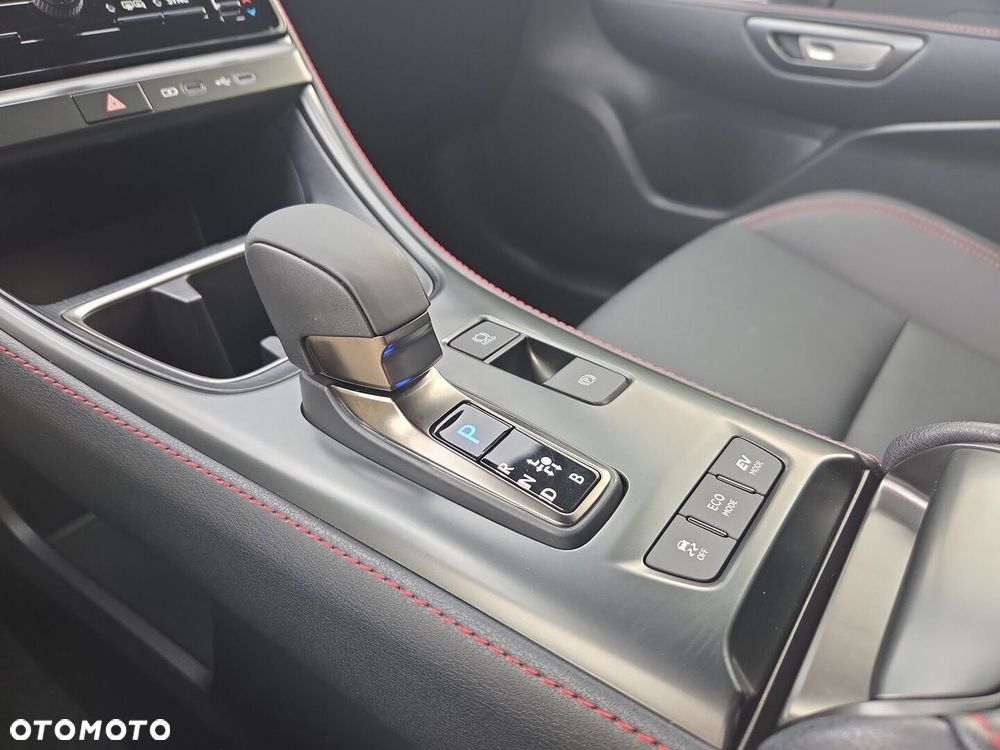 Lexus LBX 1.5 Hybrid Emotion - 28