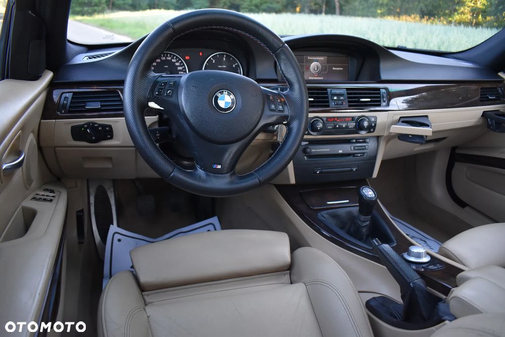 BMW Seria 3 320d - 24