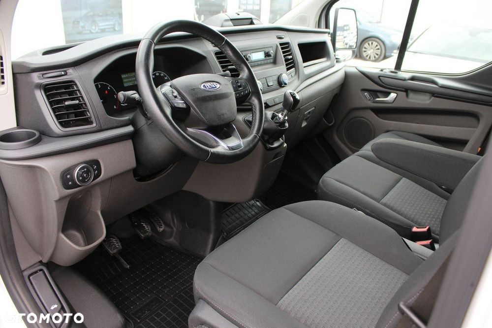 Ford Transit Custom - 11