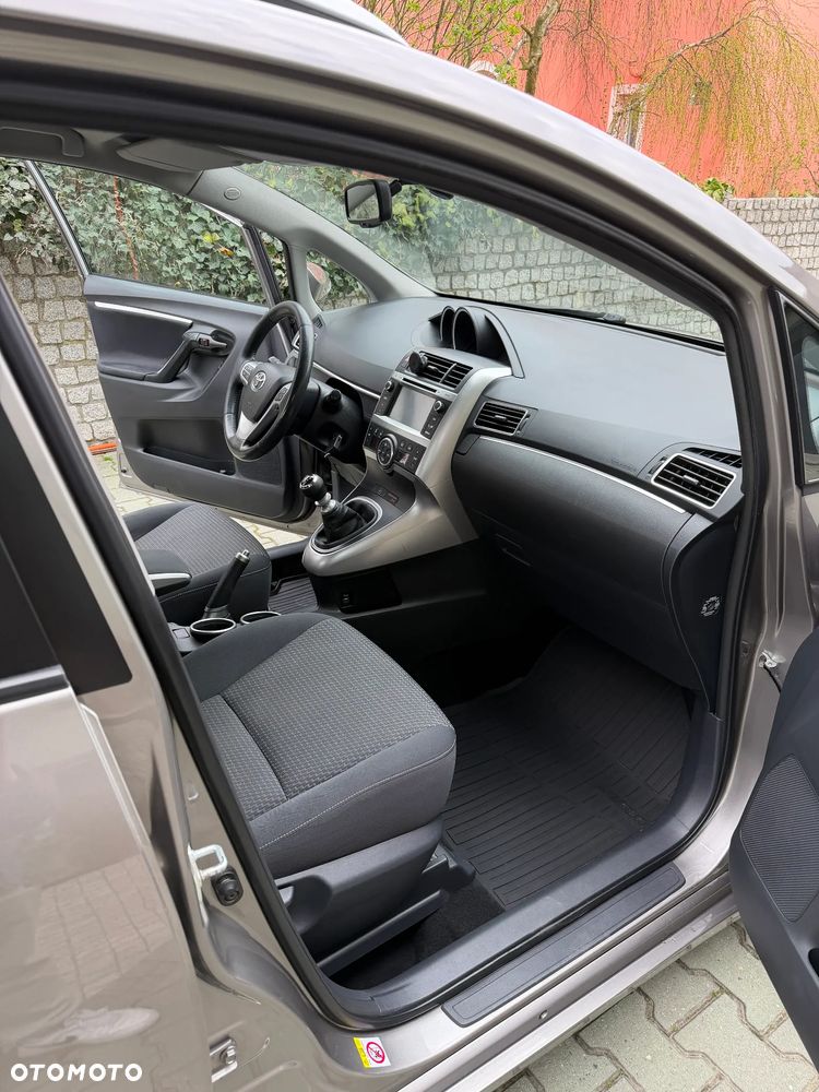 Toyota Verso 1.8 Premium 7os - 22