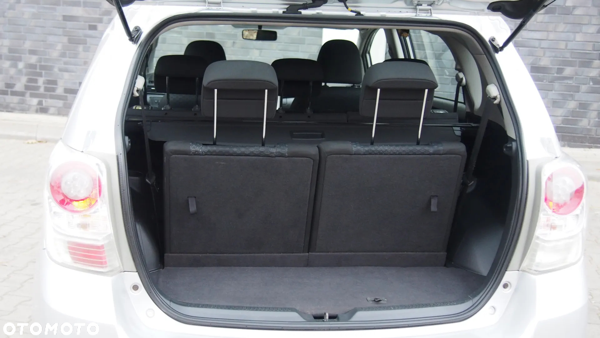 Toyota Verso 1.8 Sol plus 7os - 8