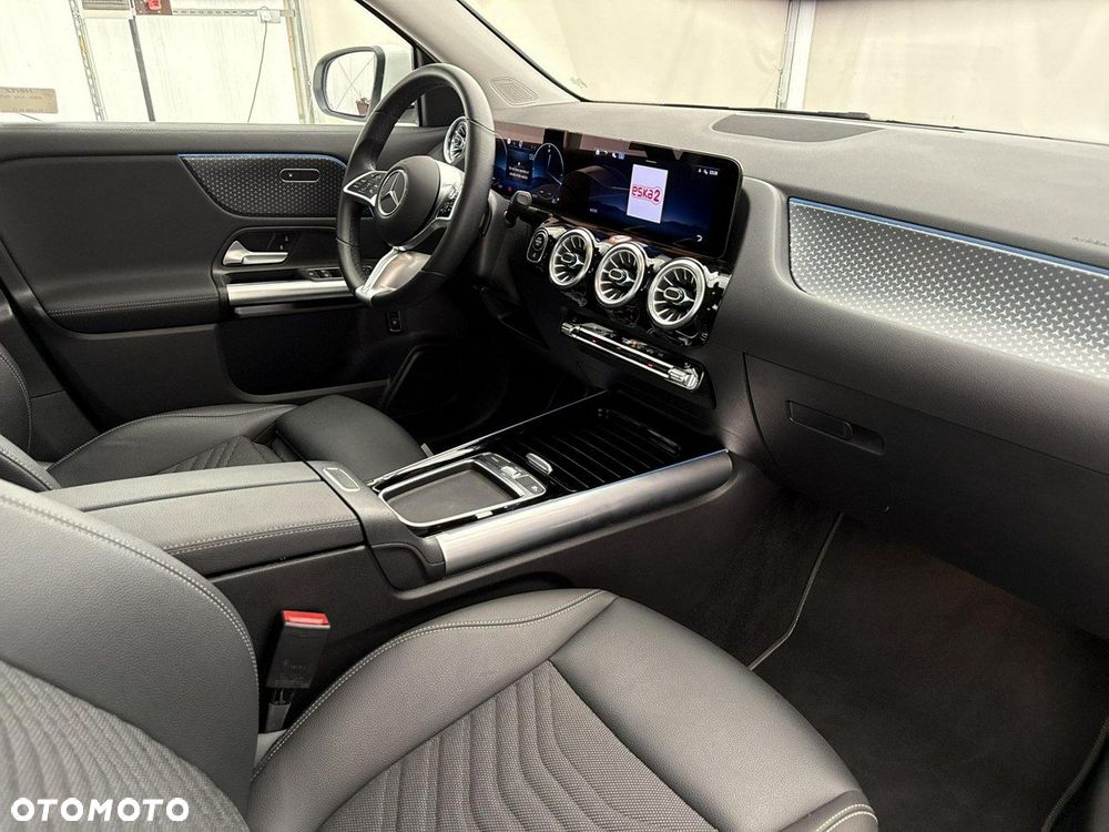 Mercedes-Benz GLA - 27