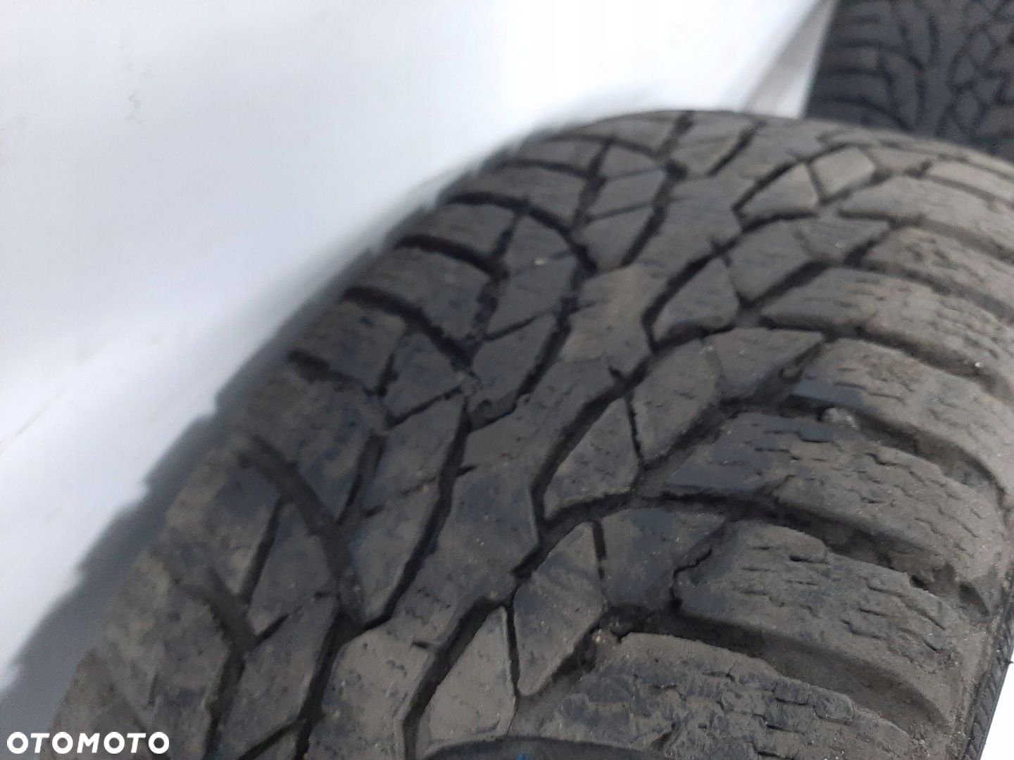 OPONY ZIMOWE NOKIAN WRD4 185/60R15 88T DOT 20017 BIEZNIK 6MM - 12