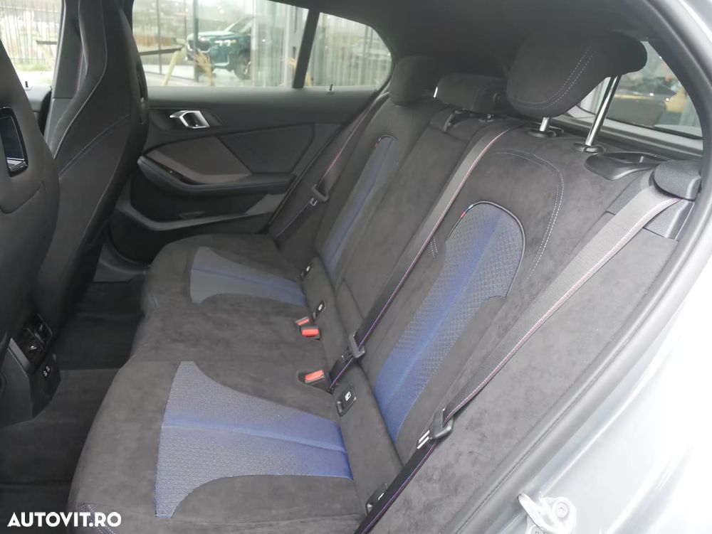 BMW M1 M135i xDrive - 12