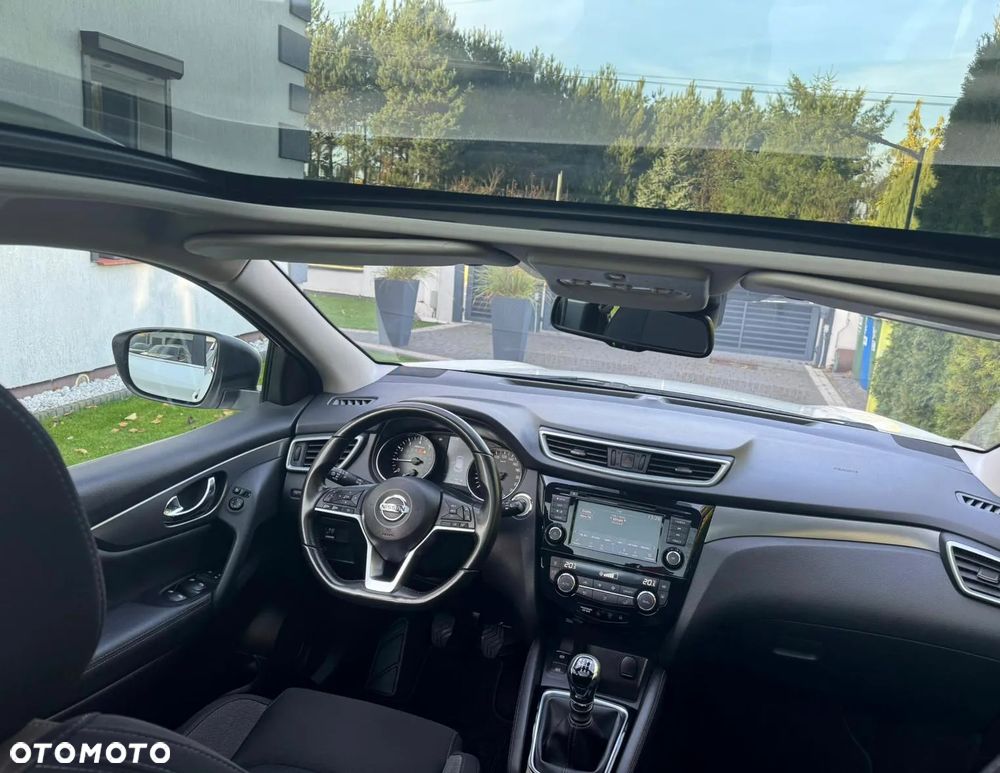 Nissan Qashqai 1.3 DIG-T TEKNA - 23