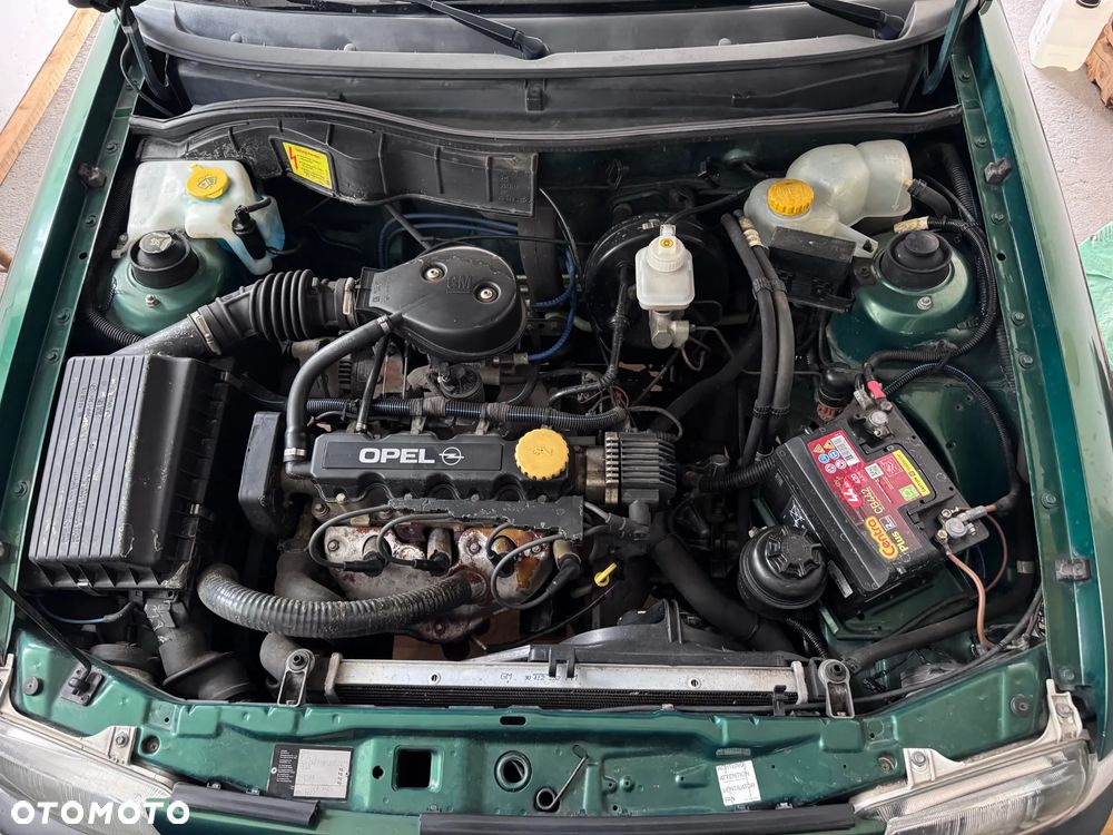 Opel Astra 1.6 - 10