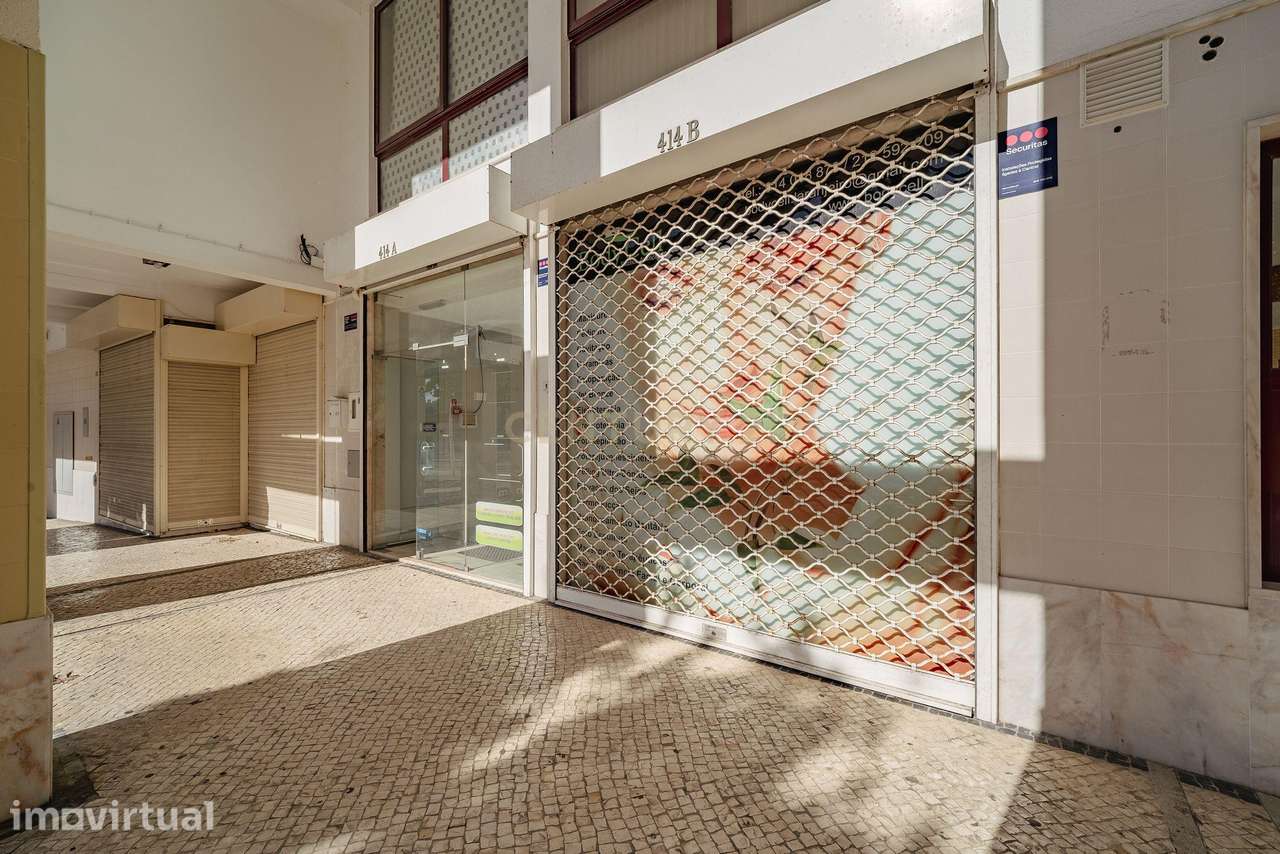 ESPAÇO COMERCIAL NA AVENIDA 23 DE JULHO – LARANJEIRO - ALMADA - Grande imagem: 2/29