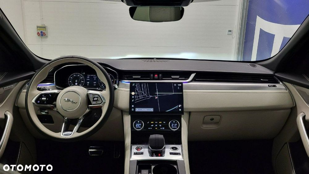 Jaguar F-Pace - 15