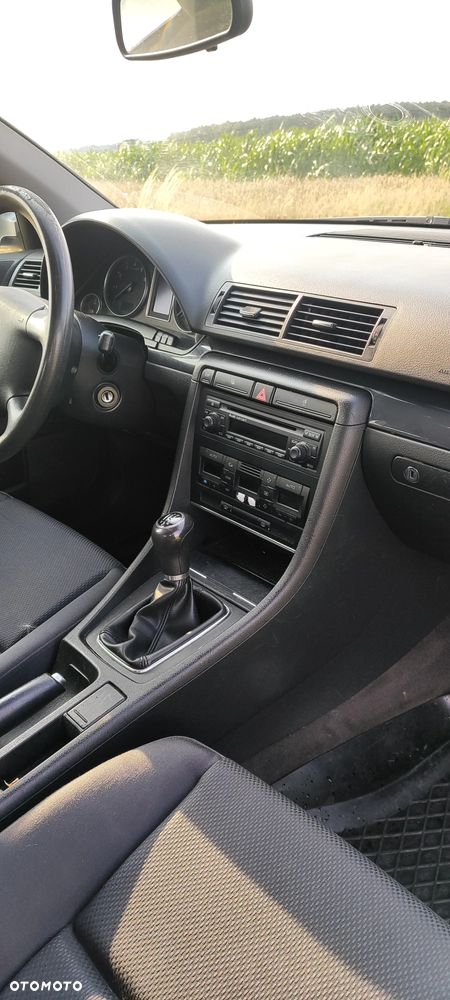 Audi A4 Avant - 32