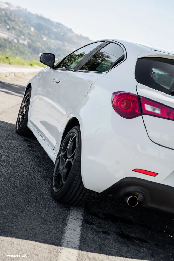Alfa Romeo Giulietta 2.0 JTDM Distinctive - 12