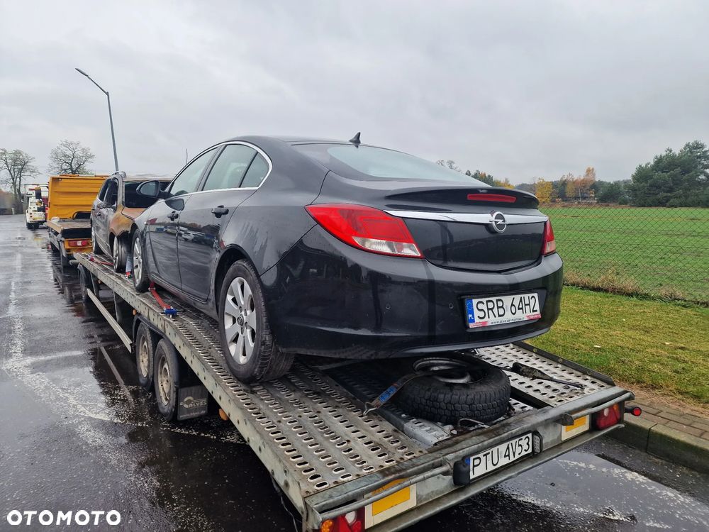 Opel Insignia sports tourer 2.0D 118kW 2011 Cały na części - 4