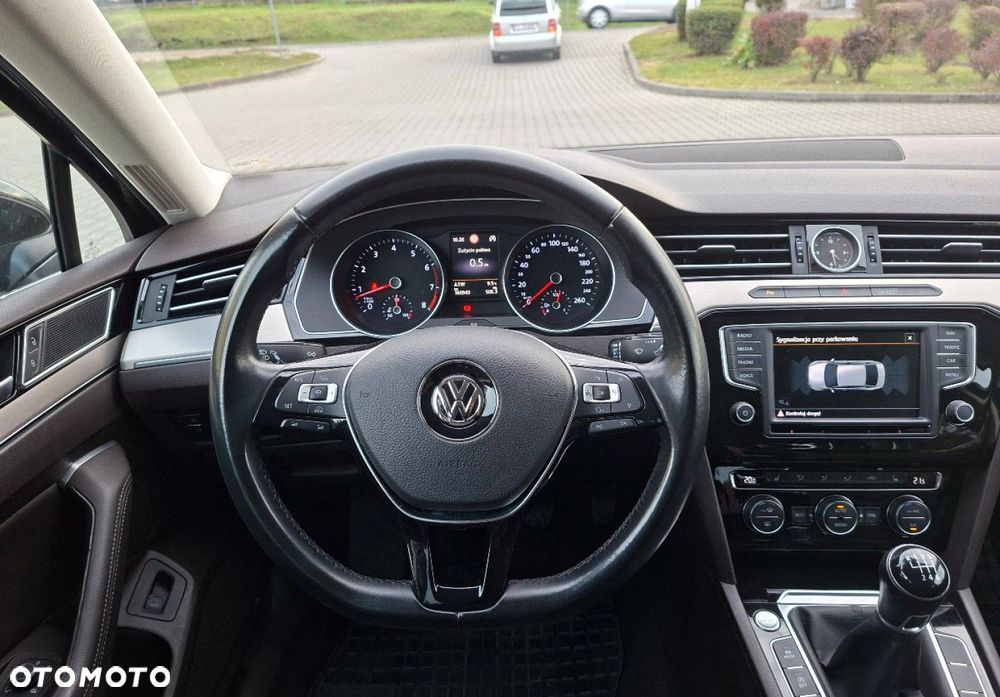 Volkswagen Passat - 30