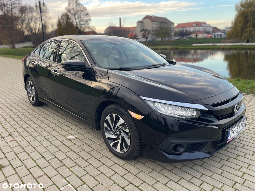 Honda Civic 1.5 T Executive - 3