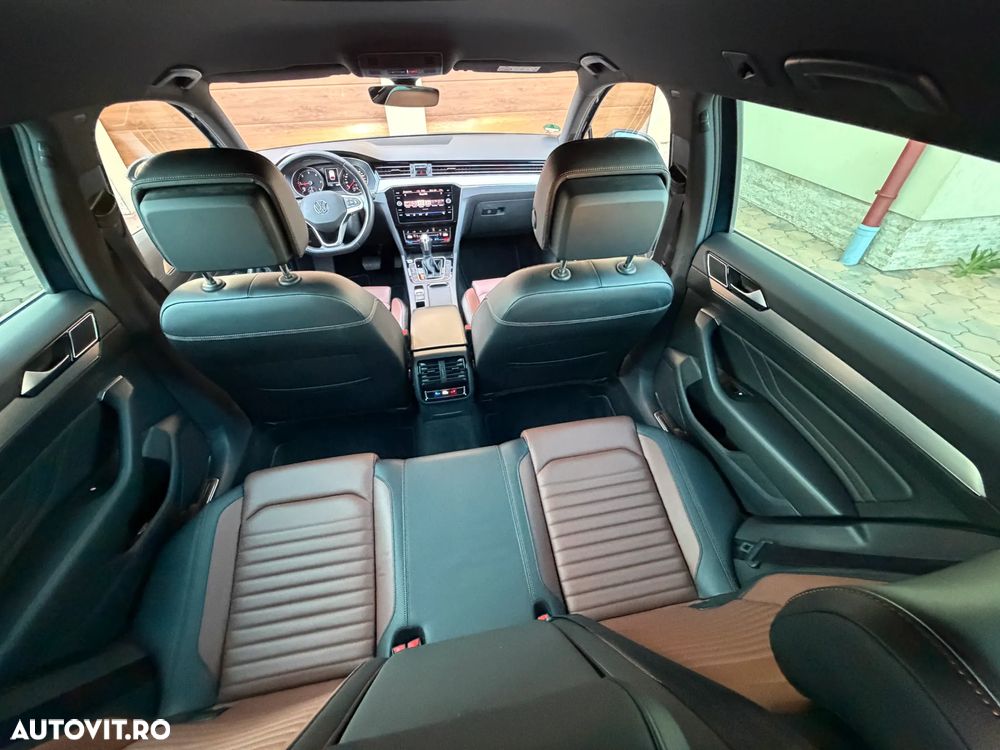 Volkswagen Passat 2.0 TDI SCR DSG Elegance - 17