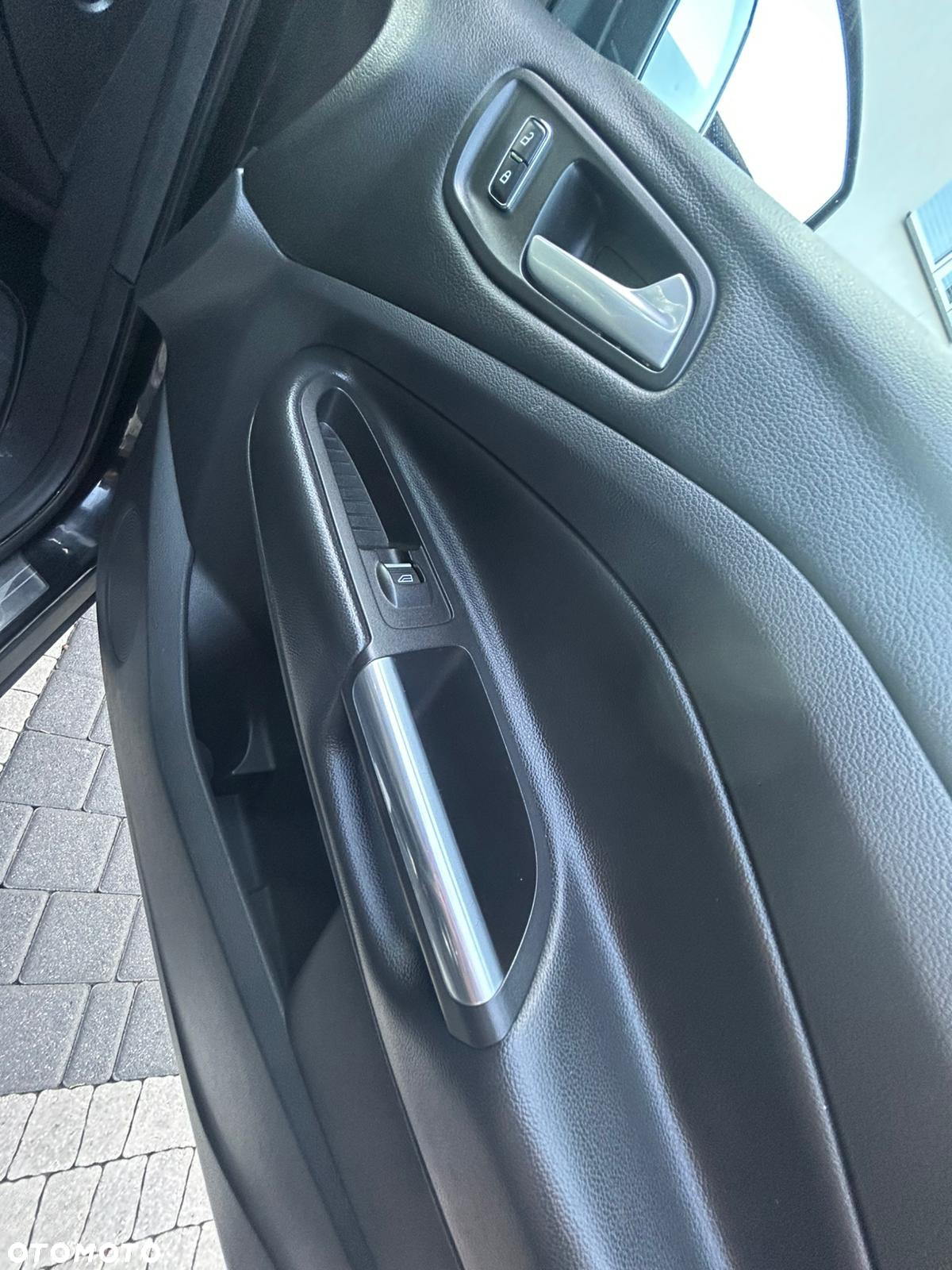 Ford Kuga - 9