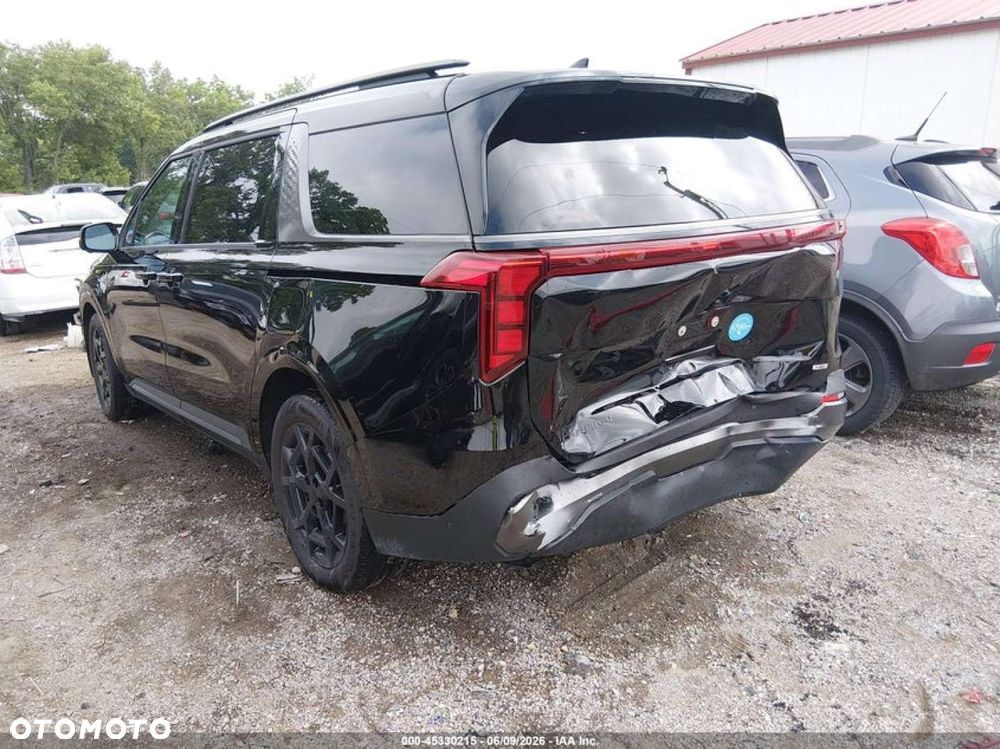 Kia Carnival - 7