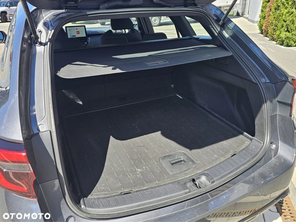 Toyota Corolla 1.8 Hybrid Comfort - 12