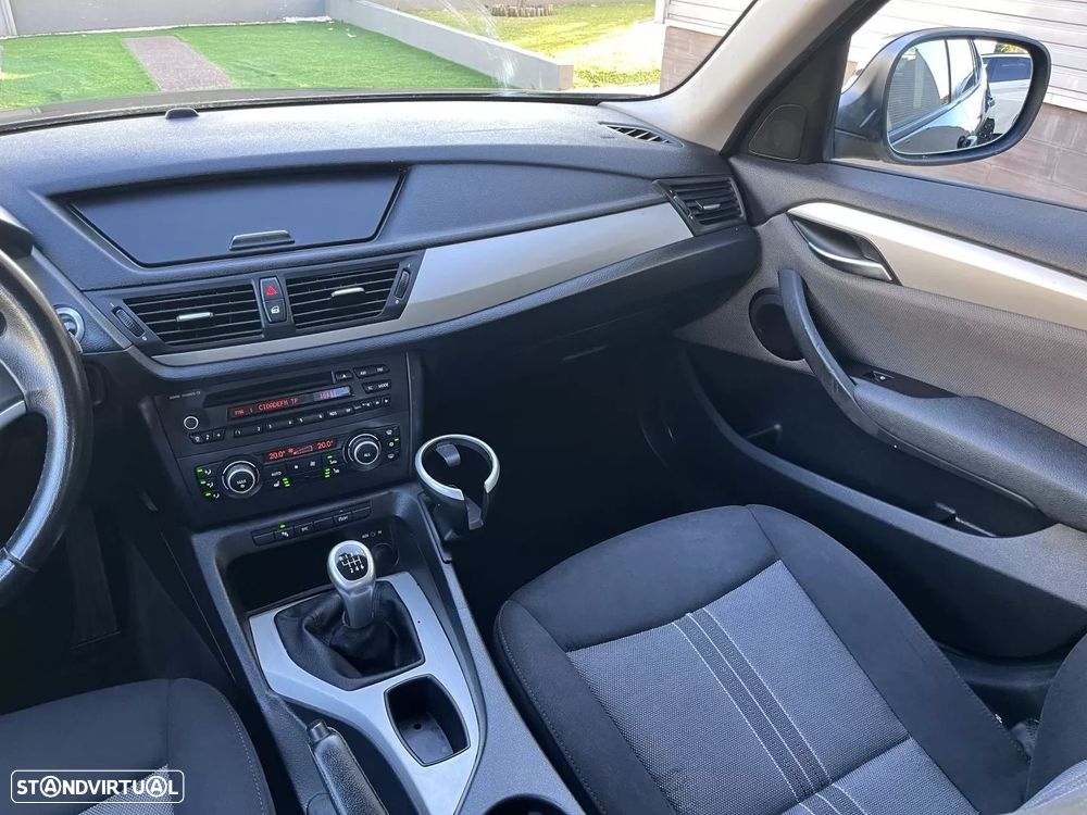 BMW X1 18 d sDrive Line Sport - 40