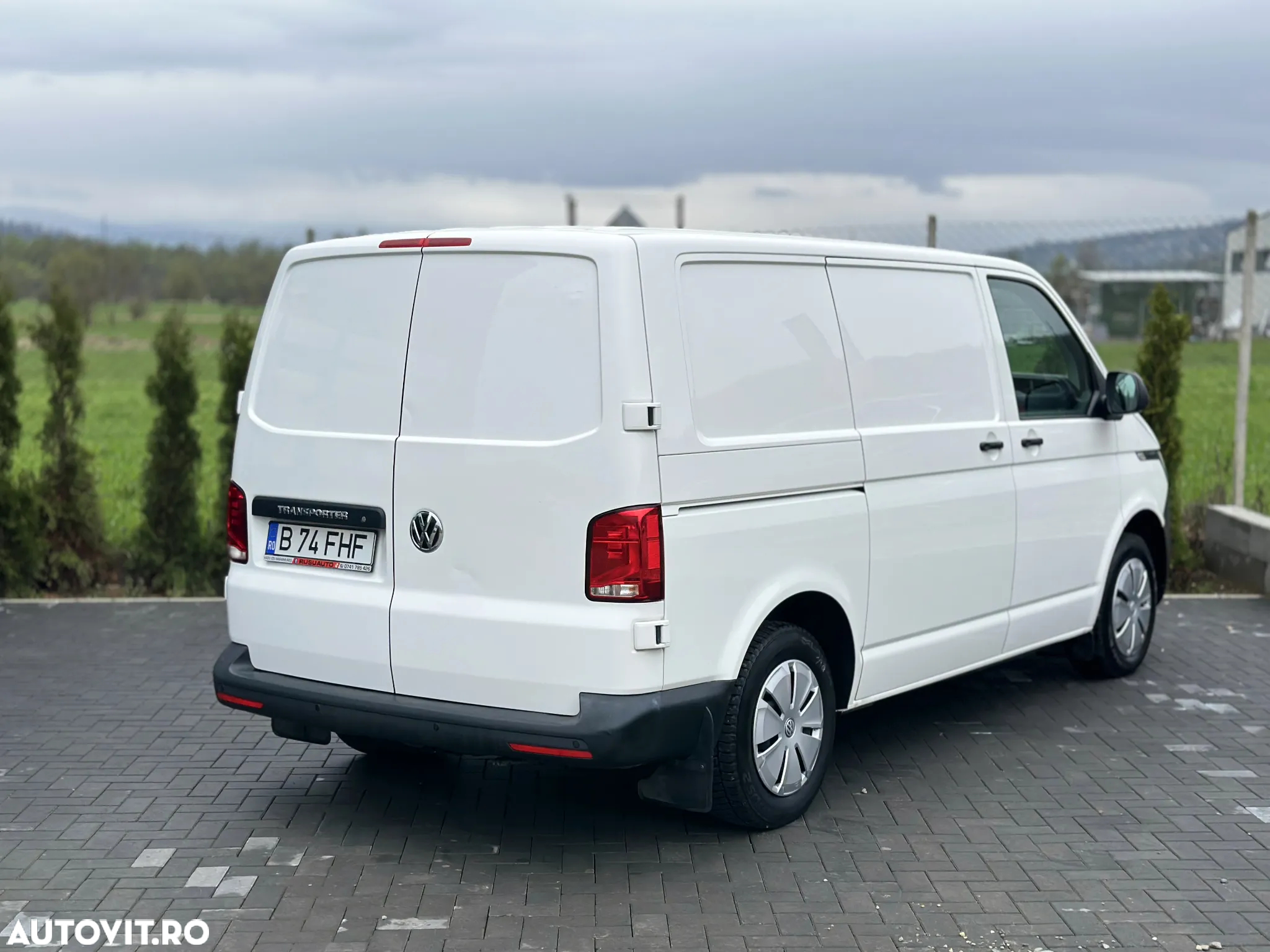 Volkswagen Transporter - 4