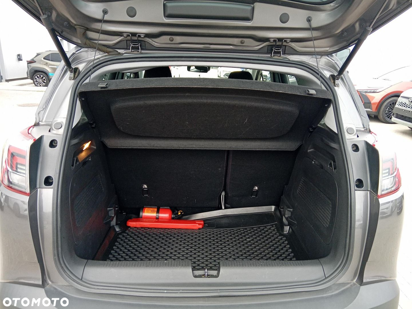 Opel Crossland X - 13