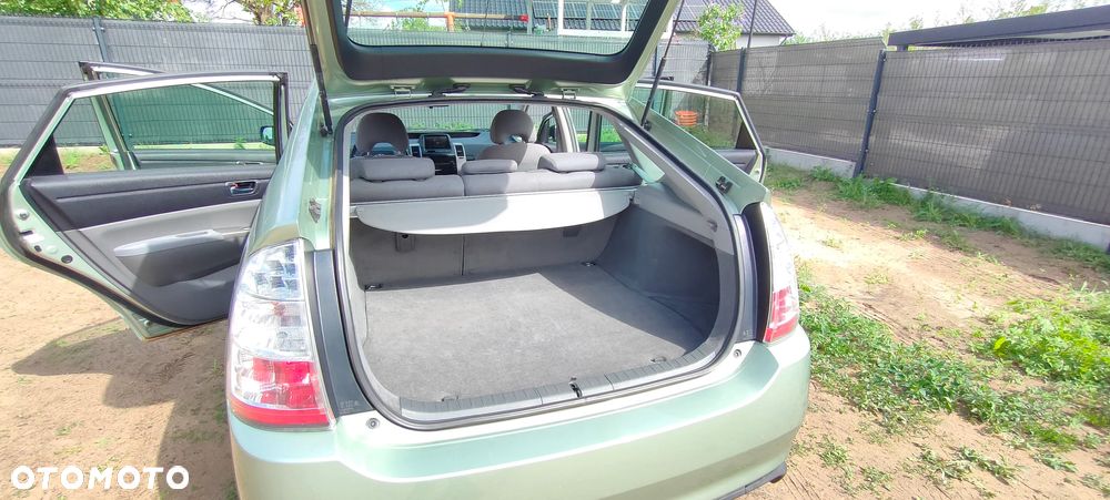 Toyota Prius - 8