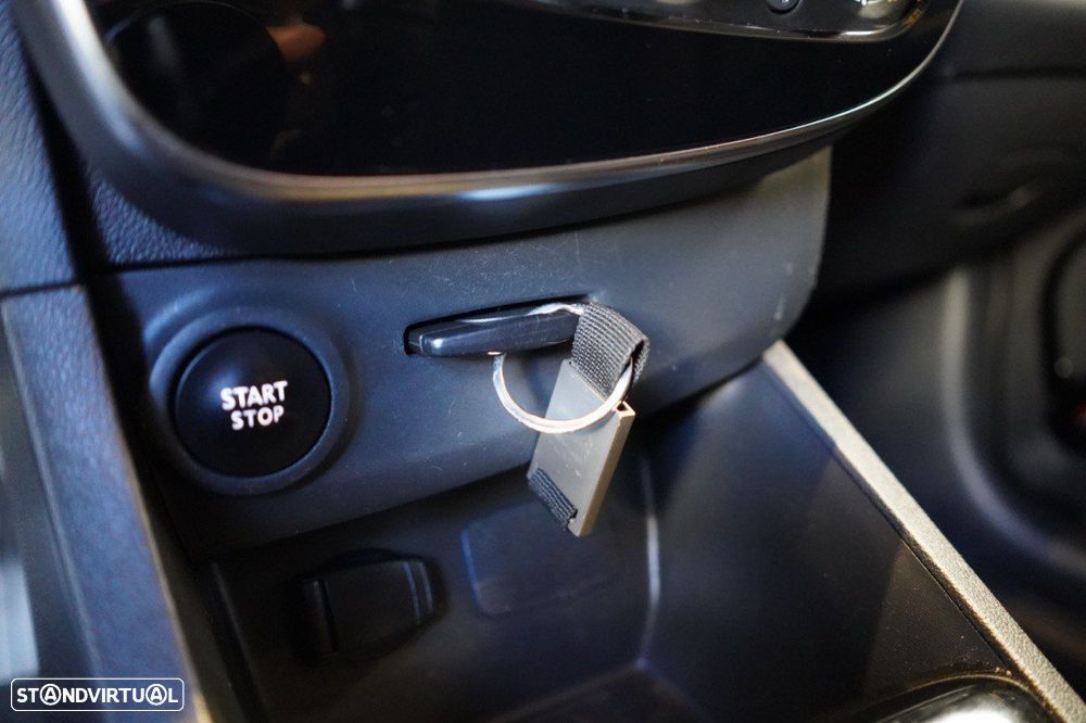 Renault Clio Sport Tourer - 18