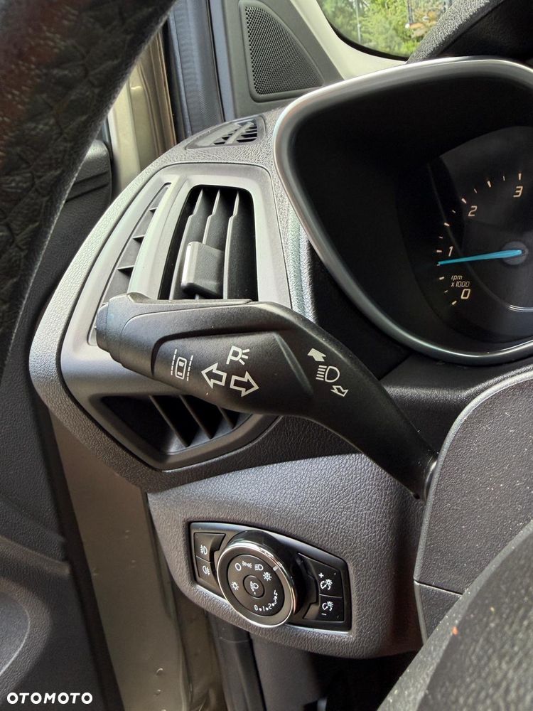 Ford Tourneo Connect - 32