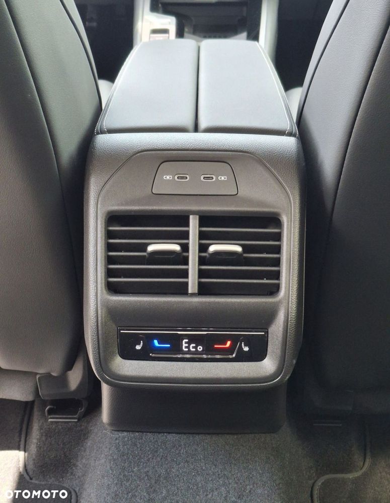 Volkswagen Passat - 22