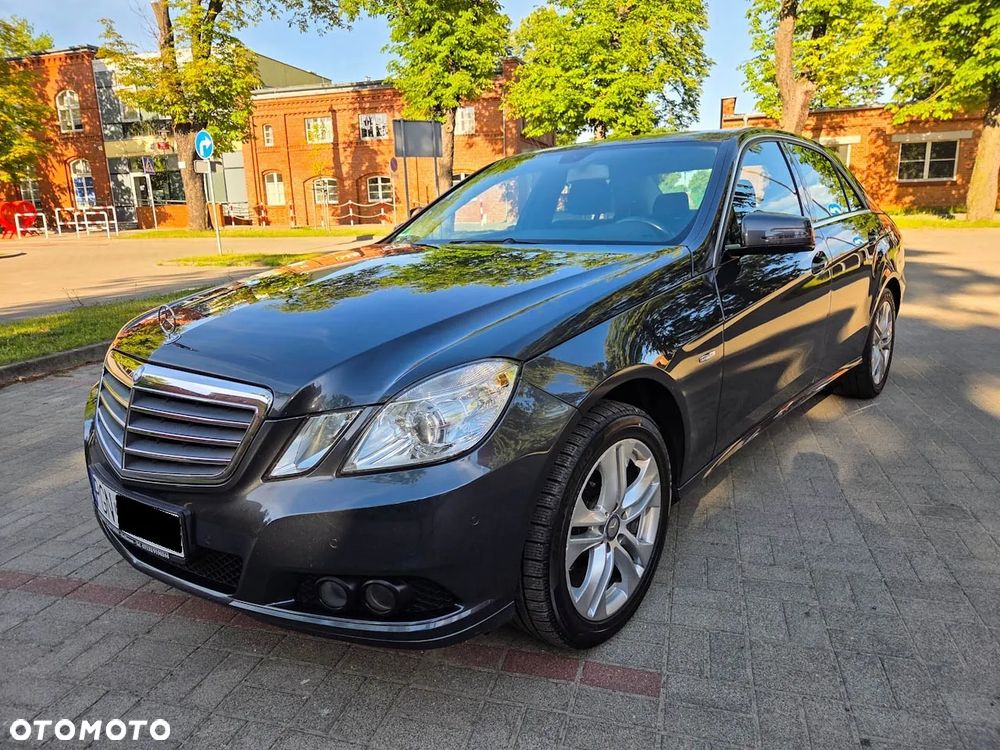 Mercedes-Benz Klasa E 200 CGI BlueEFFICIENCY - 15