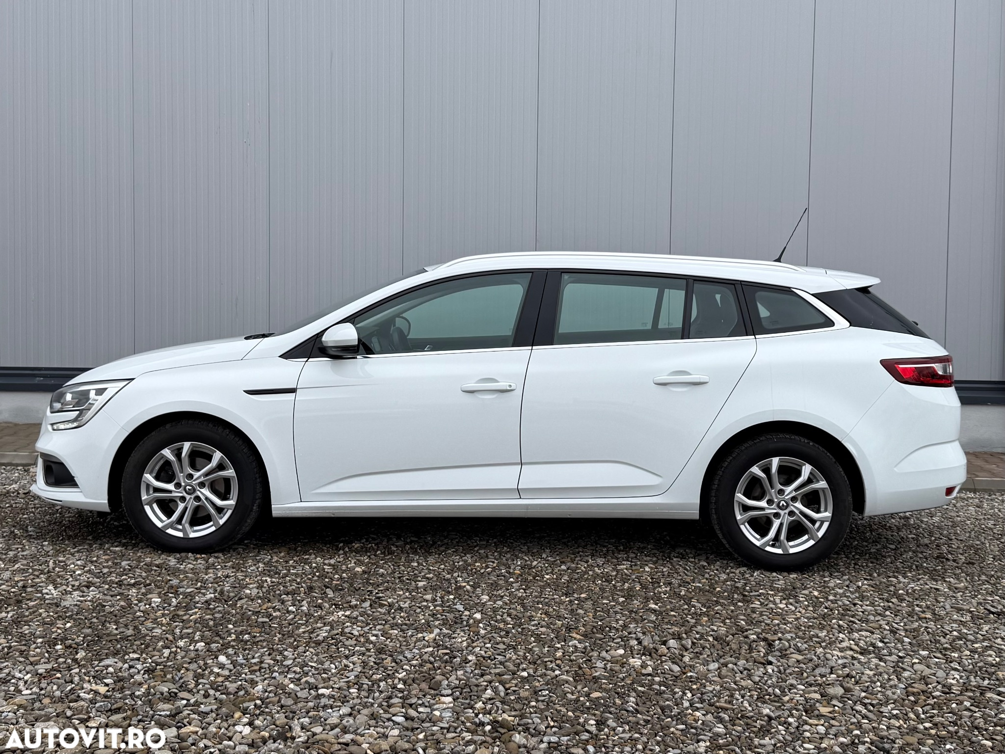 Renault Megane Grandtour BLUE dCi 115 BUSINESS EDITION - 8