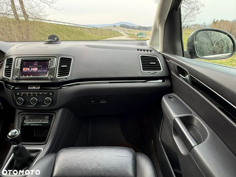 Volkswagen Sharan 2.0 TDI (BlueMotion Technology) Highline - 23