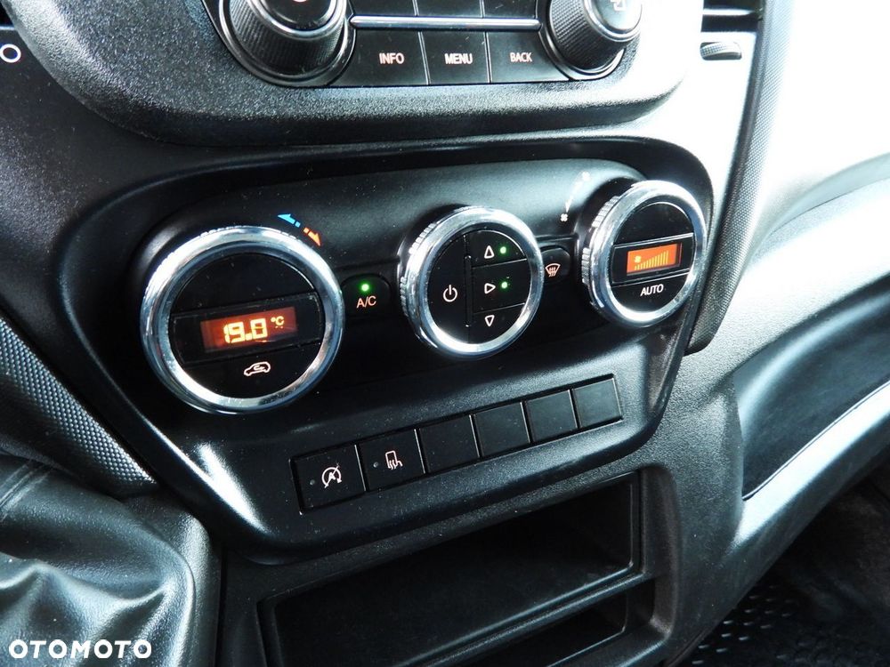 Iveco DAILY 35S14 SKRZYNIA PODWÓJNA KABINA DOKA 7 MIEJSC TEMPOMAT KLIMATYZACJA  140KM - 27