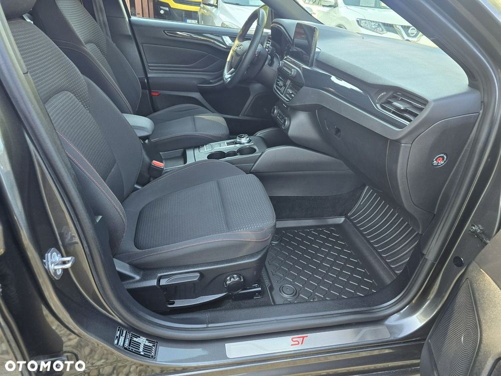 Ford Focus - 9