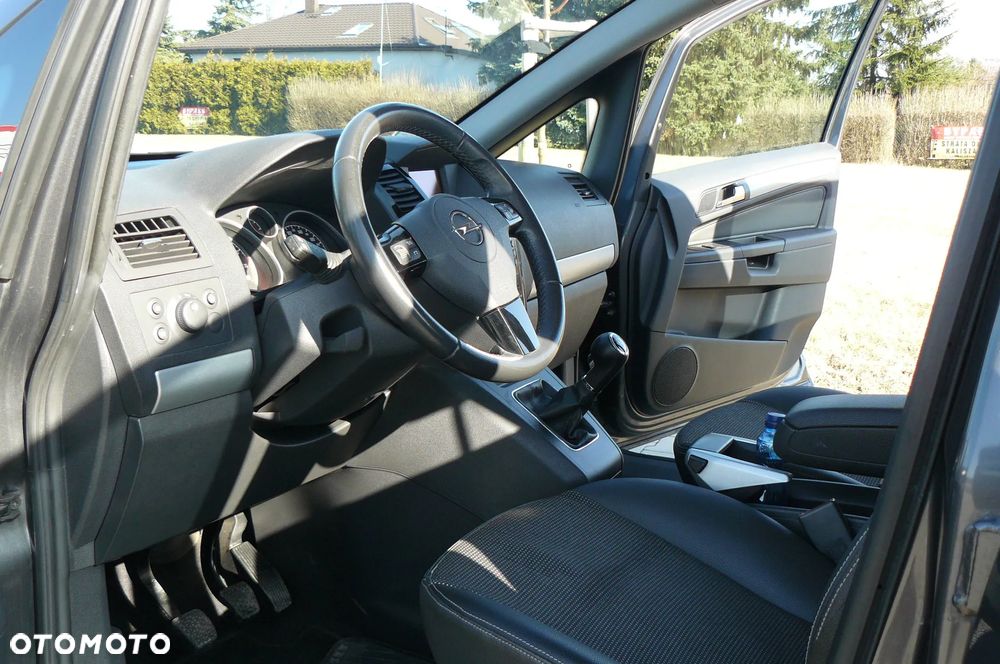 Opel Zafira - 15