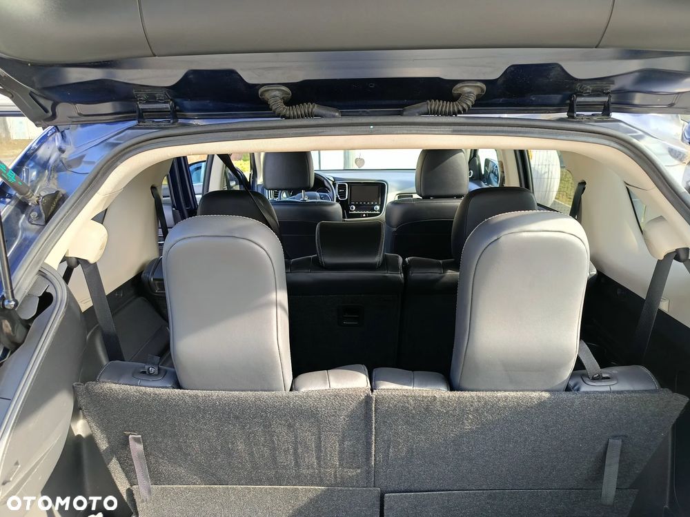 Mitsubishi Outlander - 8