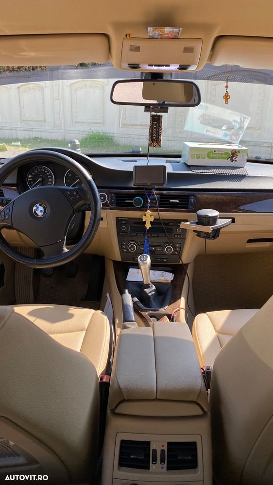 BMW Seria 3 318i - 9