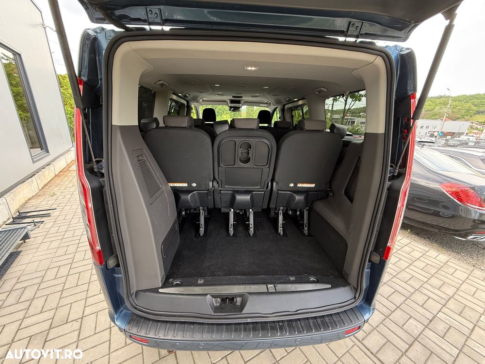 Ford Tourneo Custom - 17