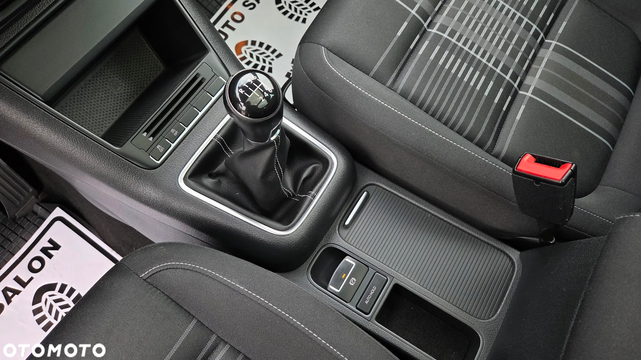 Volkswagen Tiguan 2.0 TDI DPF BlueMotion Technology Lounge Sport & Style - 16