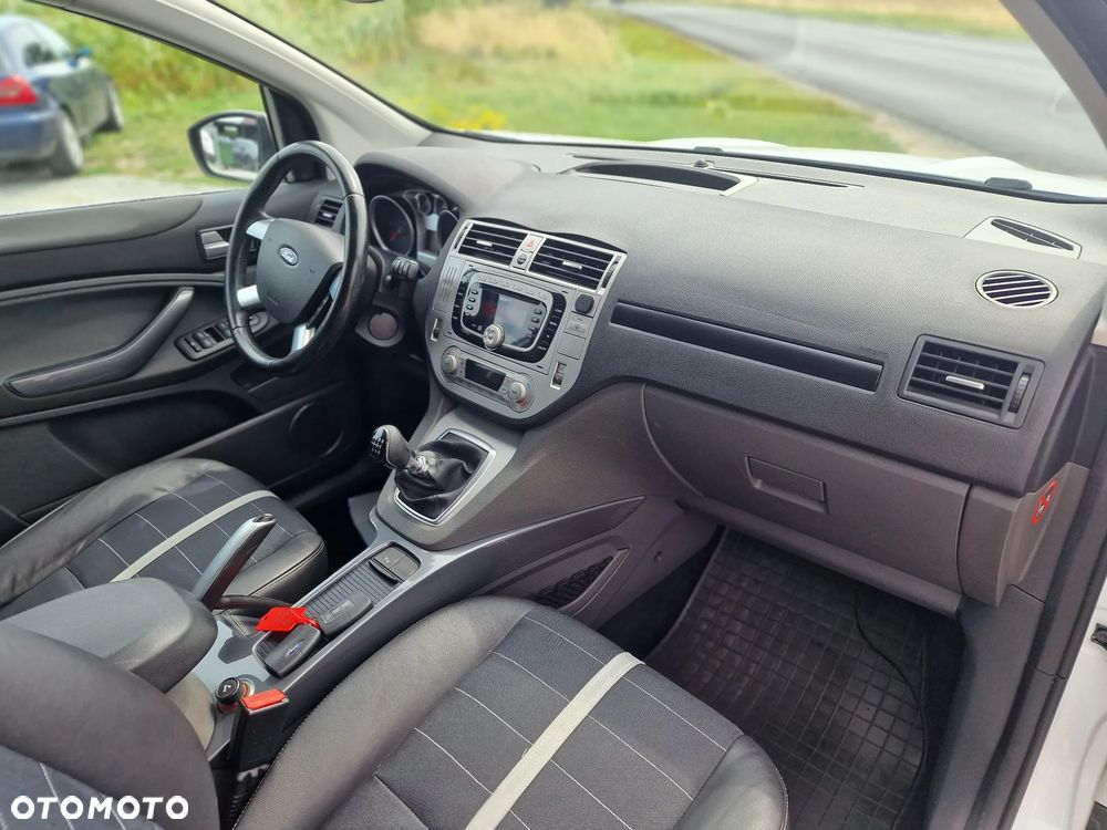 Ford Kuga 2.0 TDCi 4x4 Titanium - 27