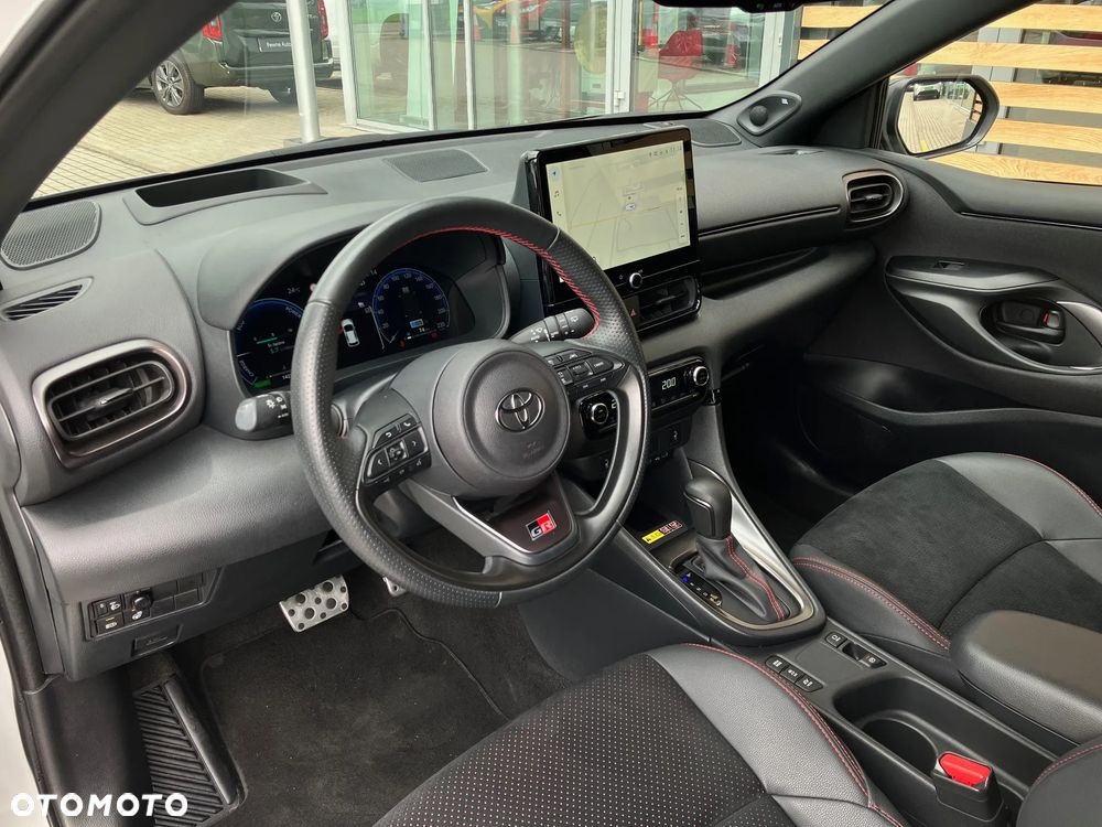 Toyota Yaris Hybrid 1.5 GR Sport - 37