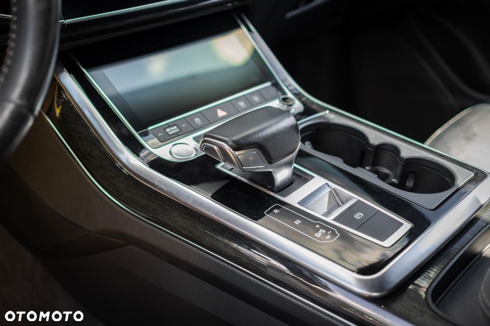 Audi Q8 55 TFSI mHEV Quattro Tiptronic - 25