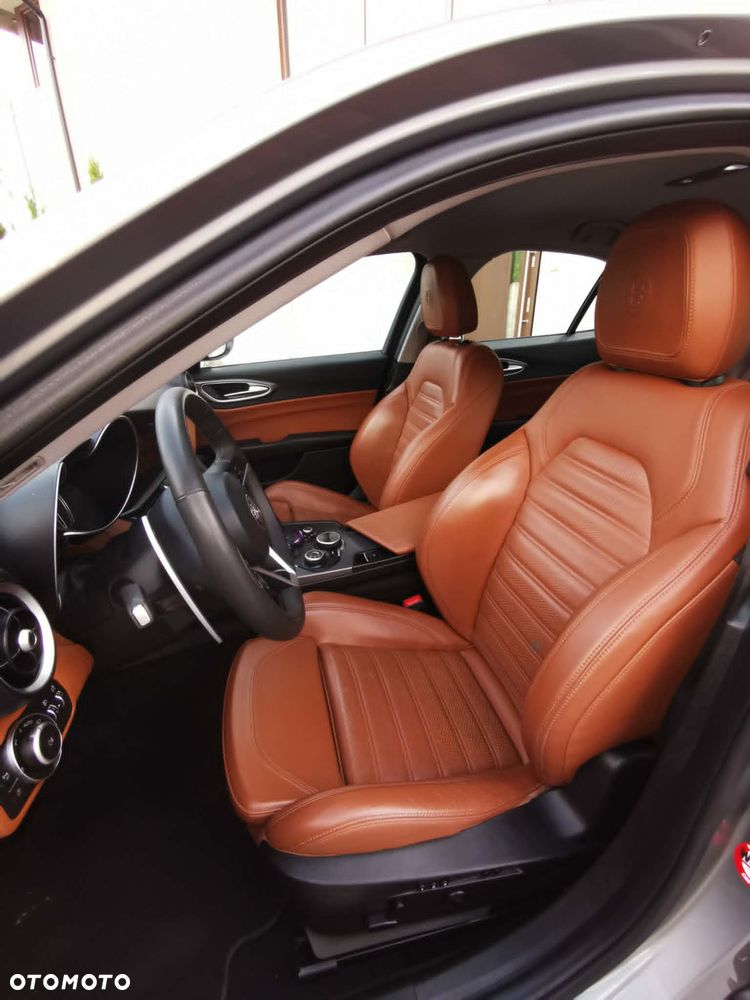 Alfa Romeo Giulia 2.2 AT8 Executive - 7