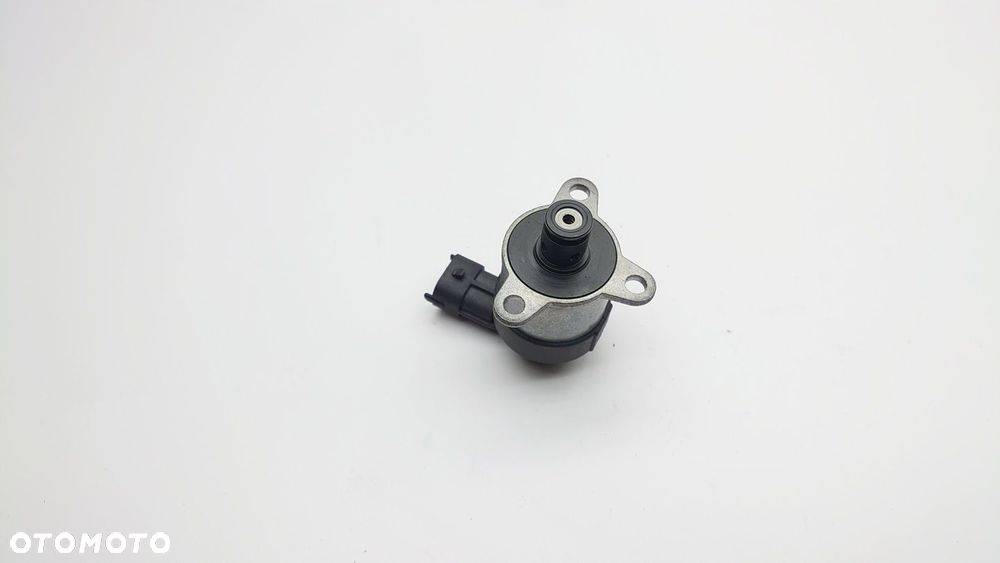 NOWY ZAWÓR REGULACJI CIŚNIENIA PALIWA CR VOLVOV70 S60 XC90 2.4 D5 092840062 - 2