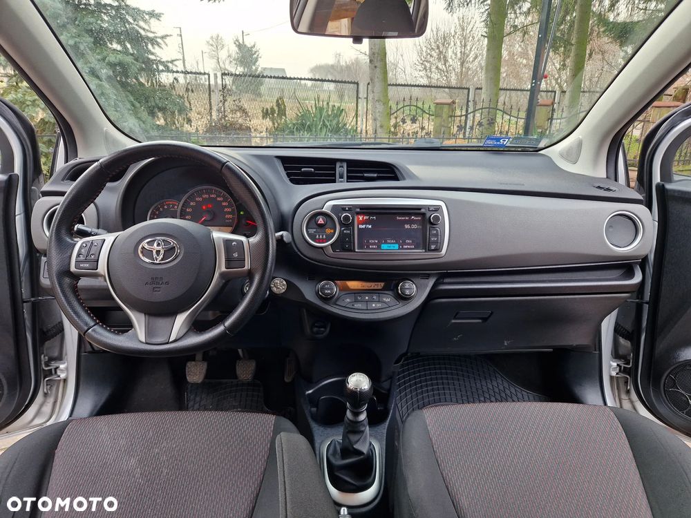 Toyota Yaris 1.33 Premium EU6 - 18