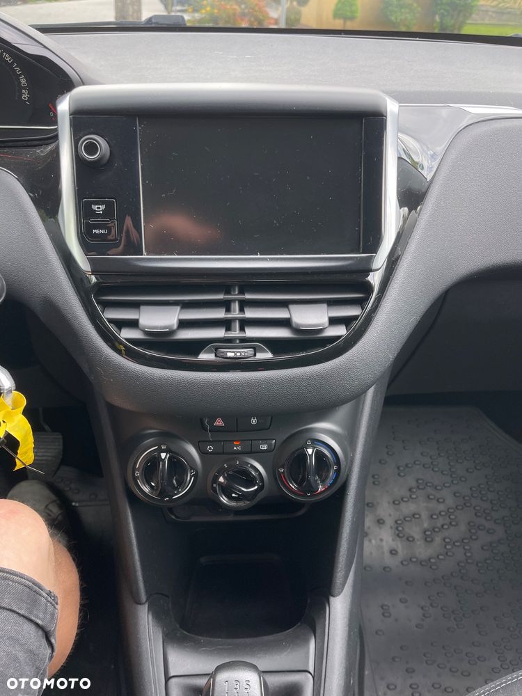 Peugeot 208 1.2 PureTech Active - 18